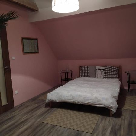 Luxury Accommodation Near Prague Airport Stredokluky Exterior photo